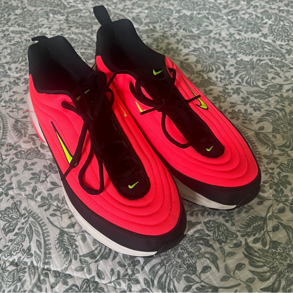 Nike Air Max Portal Women's Shoes, Size 10 (Women’s), EUC